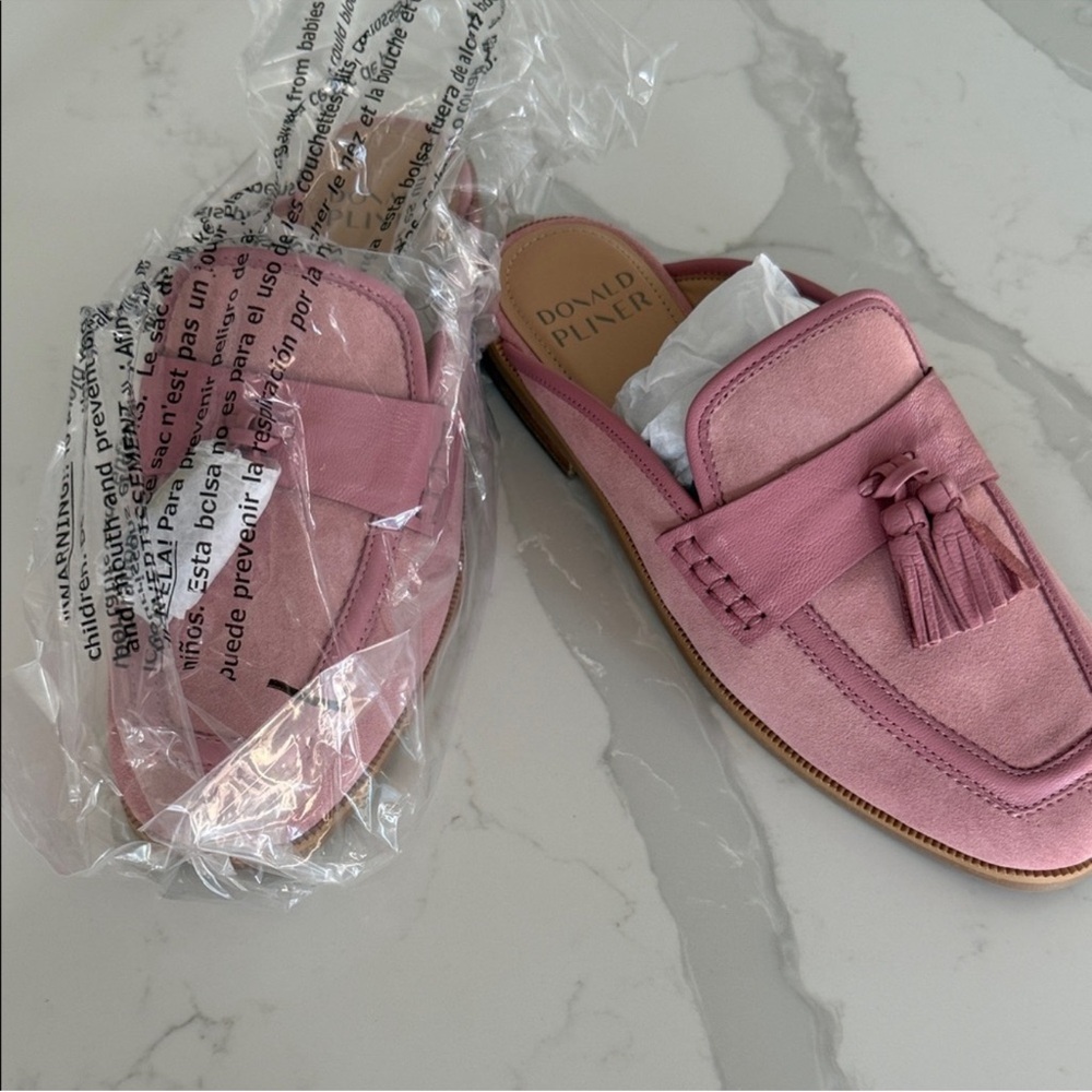 PRICE DROP ‼️NWT Donald Pliner Pink Tassel Loafers